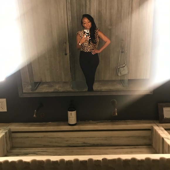 Cheetah Print Muscle Tee - Picture 2 of 2